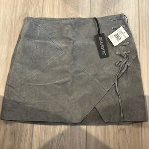 [BLANKNYC] - Gray Leather Mini Skirt - SZ: 26